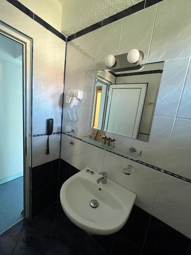 Satmar Hotel Lozenets Ngoại thất bức ảnh